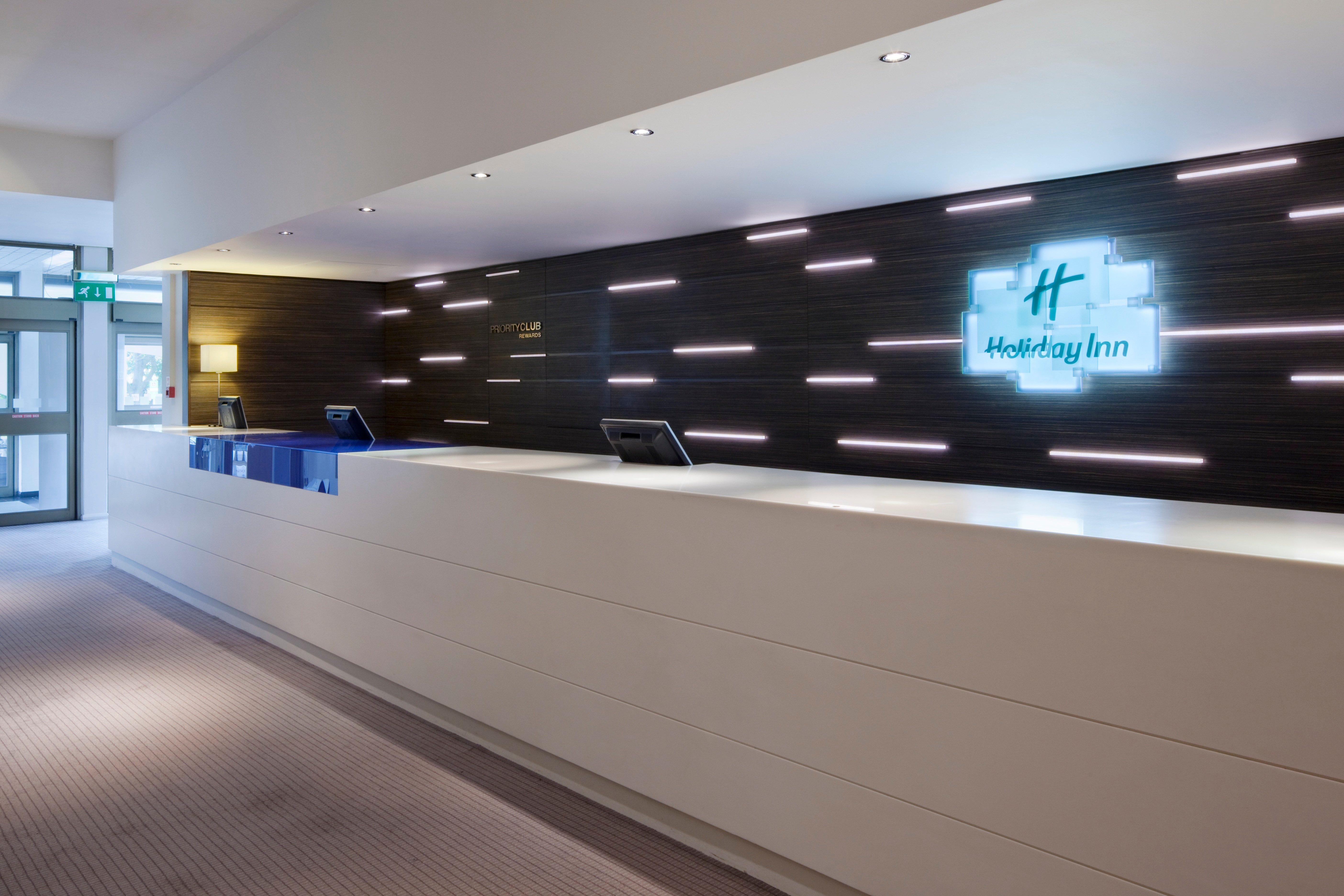 Holiday Inn Maidenhead Windsor, An Ihg Hotel Buitenkant foto