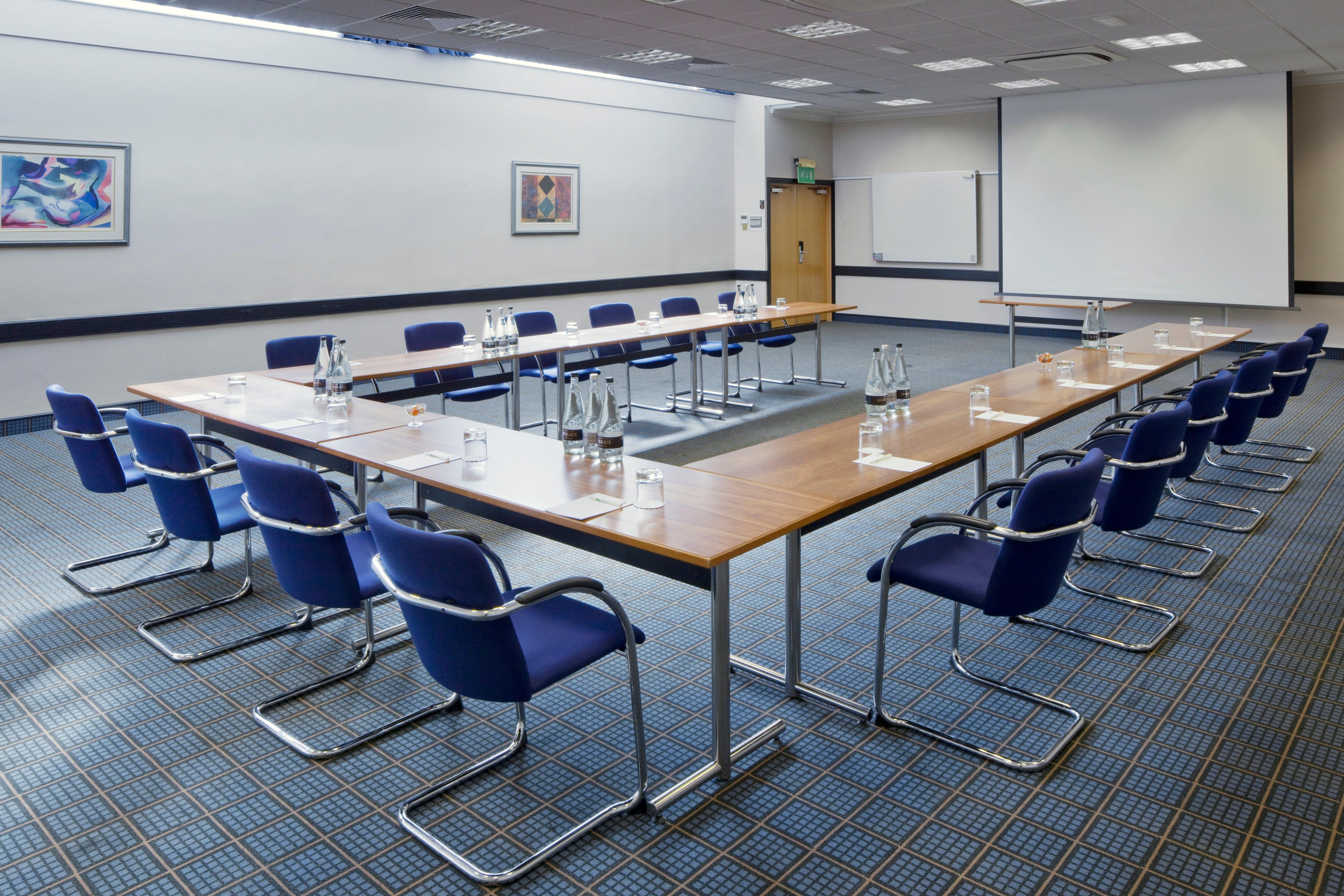 Holiday Inn Maidenhead Windsor, An Ihg Hotel Buitenkant foto